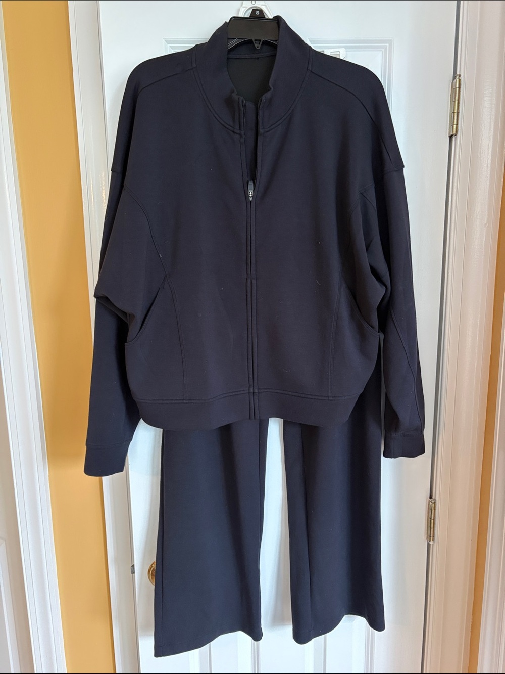 Zella Black Zip-Up sweatsuit zip up Jacket with Matching Wide-Leg Joggers
